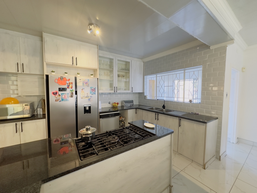 4 Bedroom Property for Sale in Mayfield Park Gauteng