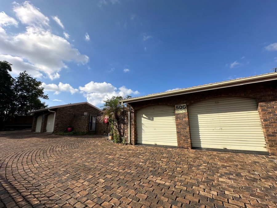2 Bedroom Property for Sale in South Crest Gauteng