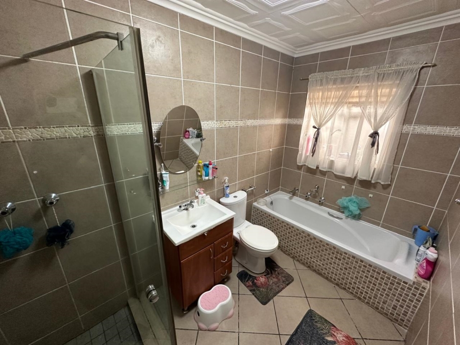 2 Bedroom Property for Sale in South Crest Gauteng