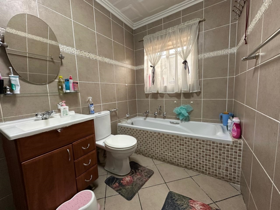 2 Bedroom Property for Sale in South Crest Gauteng