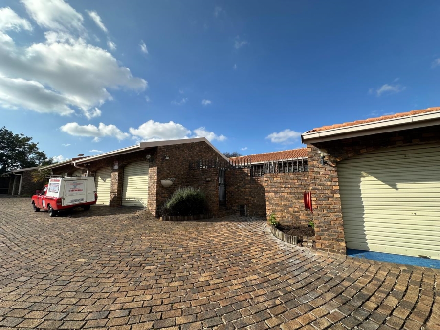 2 Bedroom Property for Sale in South Crest Gauteng