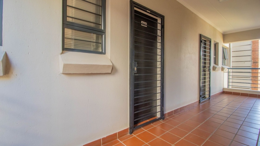 2 Bedroom Property for Sale in Greenstone Hill Gauteng