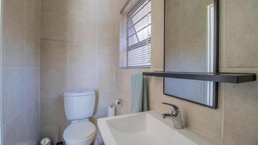 2 Bedroom Property for Sale in Greenstone Hill Gauteng