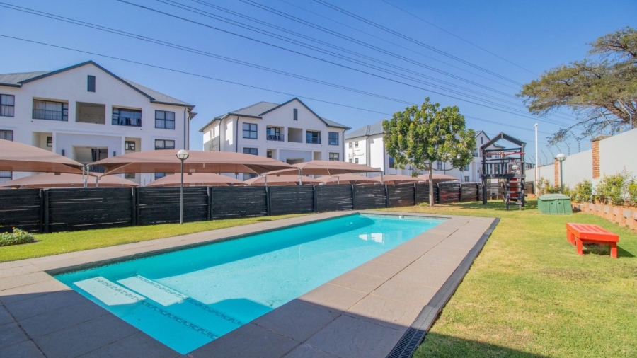 2 Bedroom Property for Sale in Greenstone Hill Gauteng