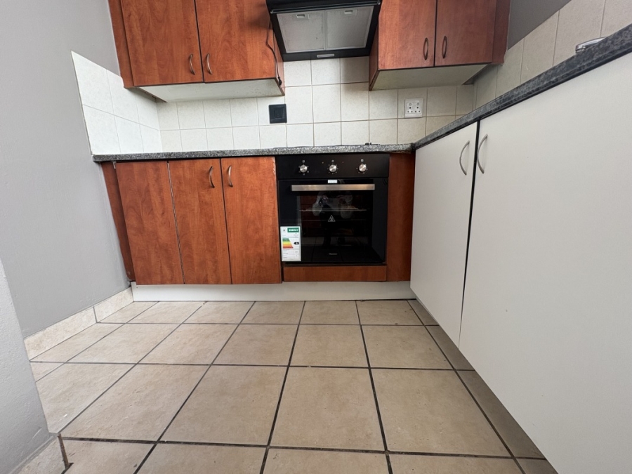 2 Bedroom Property for Sale in Greenstone Hill Gauteng