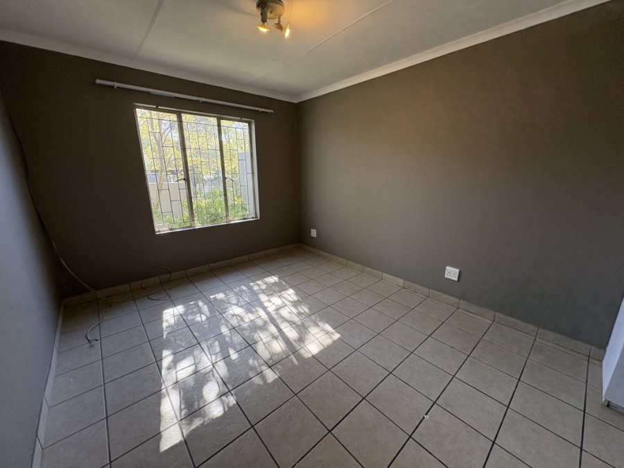 2 Bedroom Property for Sale in Greenstone Hill Gauteng