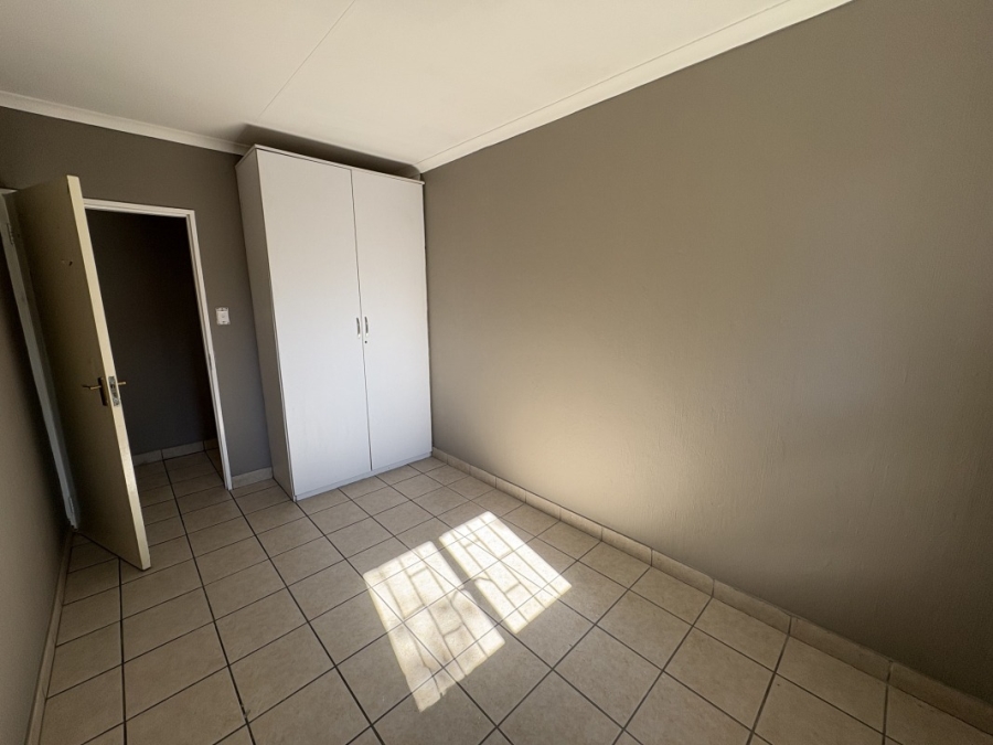 2 Bedroom Property for Sale in Greenstone Hill Gauteng