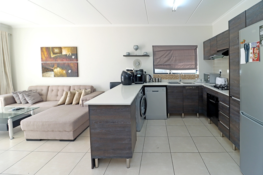 2 Bedroom Property for Sale in Greenstone Hill Gauteng