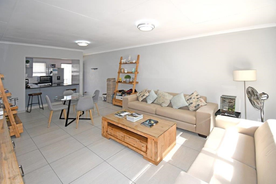 2 Bedroom Property for Sale in Bedfordview Gauteng