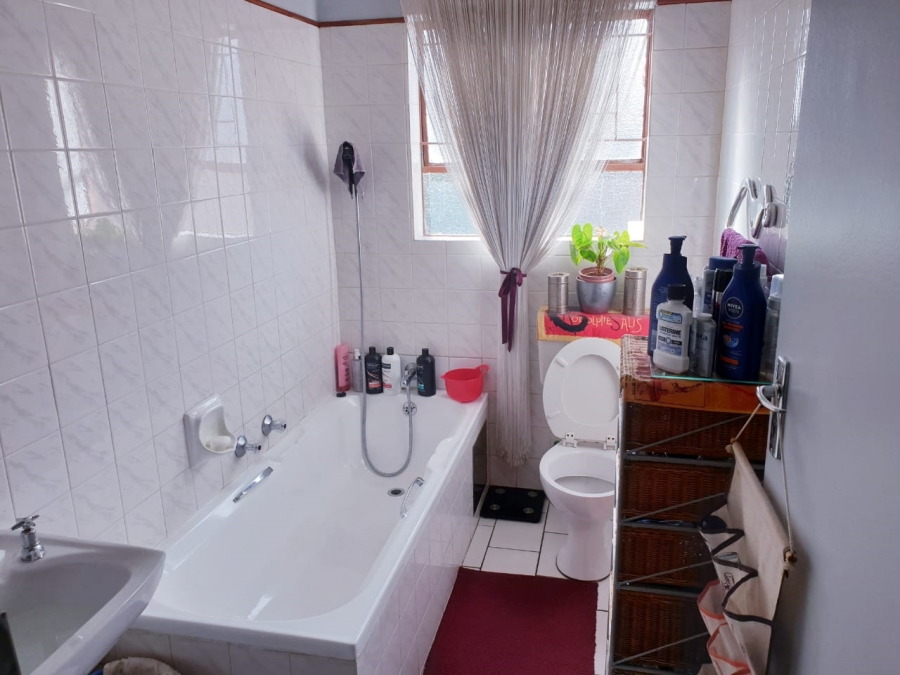 2 Bedroom Property for Sale in Nimrod Park Gauteng