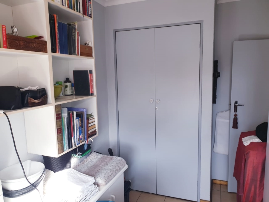 2 Bedroom Property for Sale in Nimrod Park Gauteng