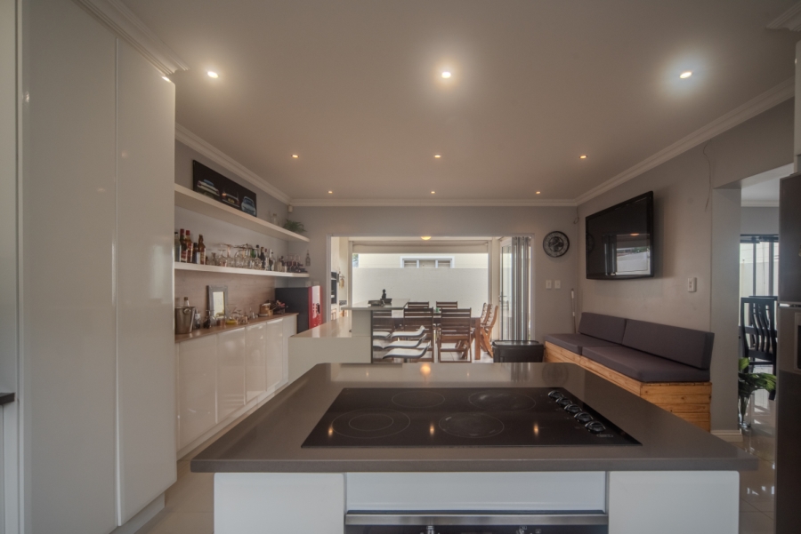 3 Bedroom Property for Sale in Edenvale Central Gauteng