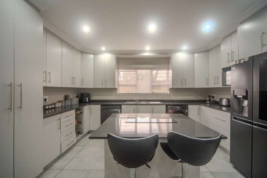 3 Bedroom Property for Sale in Edenvale Central Gauteng