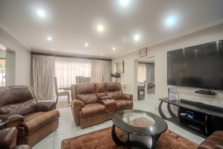 3 Bedroom Property for Sale in Edenvale Central Gauteng
