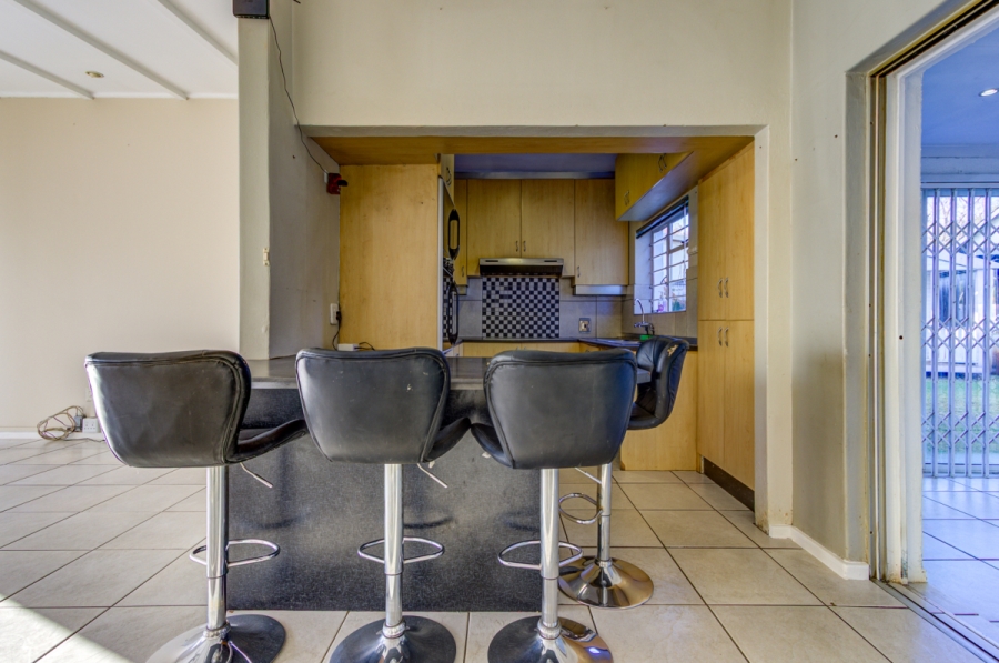3 Bedroom Property for Sale in Hurlyvale Gauteng