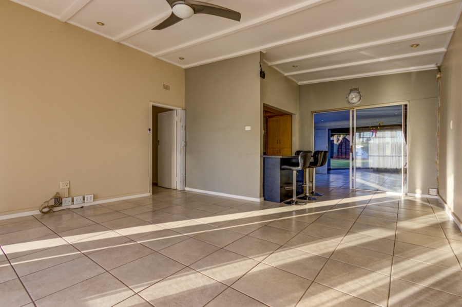 3 Bedroom Property for Sale in Hurlyvale Gauteng