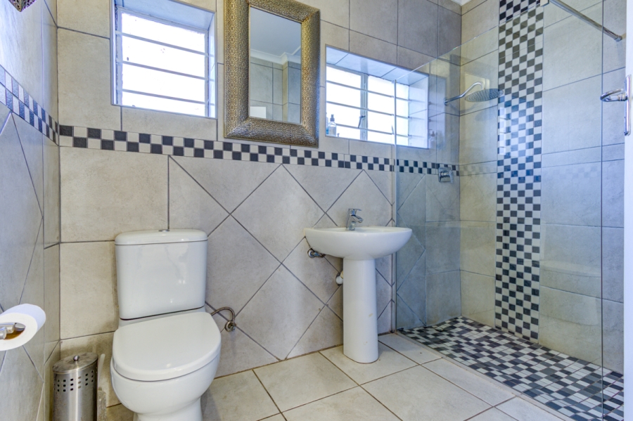 3 Bedroom Property for Sale in Hurlyvale Gauteng