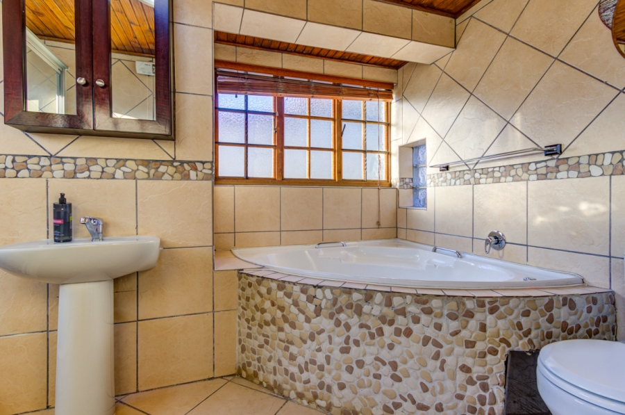 3 Bedroom Property for Sale in Hurlyvale Gauteng