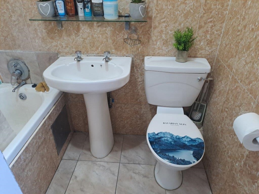 1 Bedroom Property for Sale in Bruma Gauteng