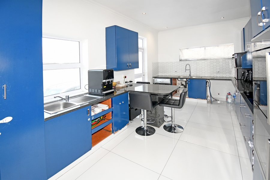 5 Bedroom Property for Sale in Fairmount Gauteng