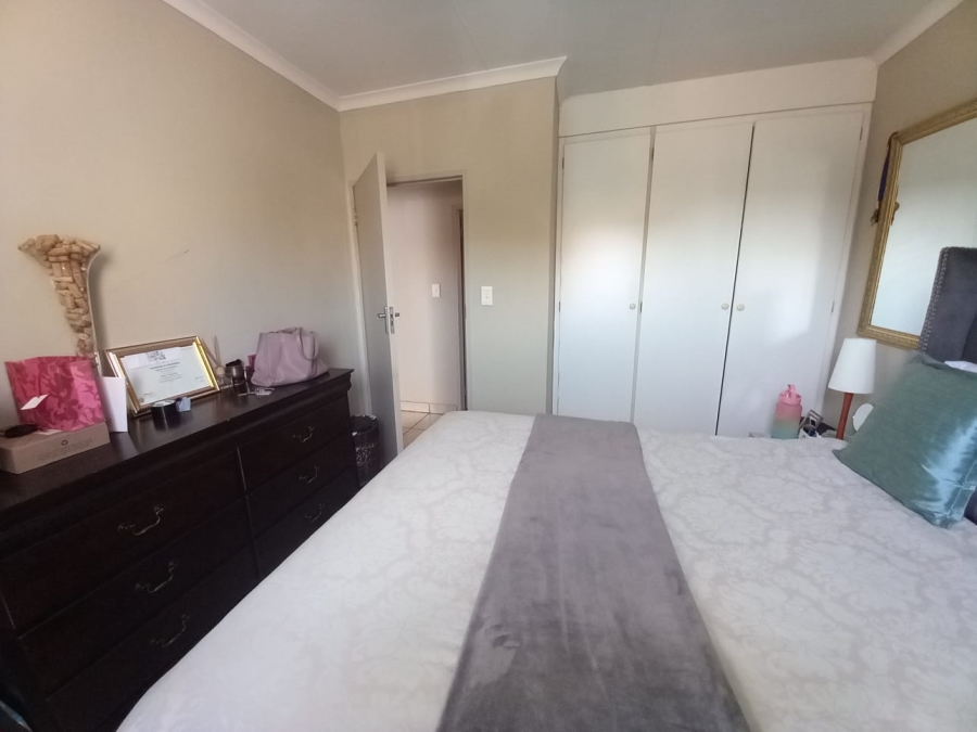 2 Bedroom Property for Sale in Glen Marais Gauteng