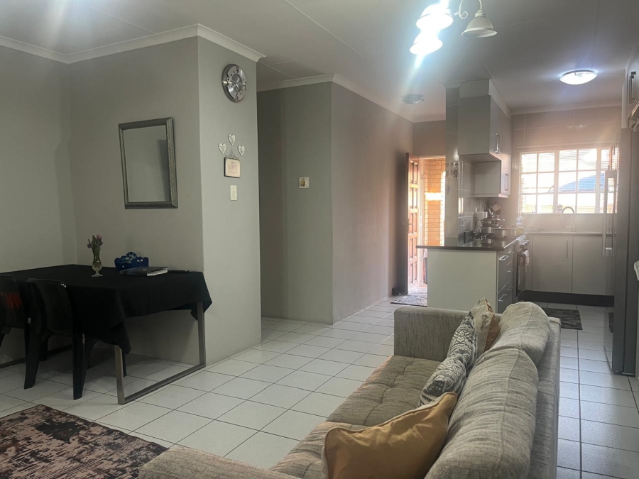 2 Bedroom Property for Sale in Noordwyk Gauteng
