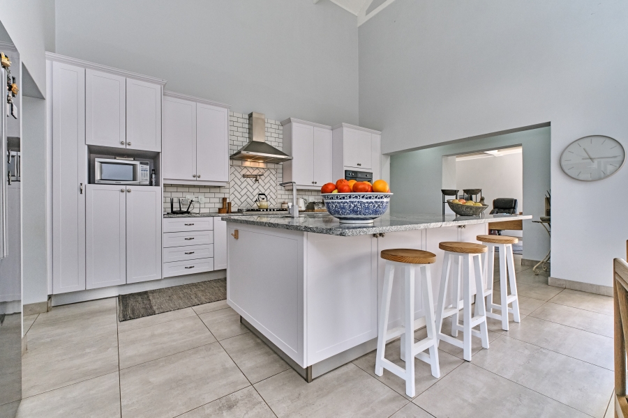 To Let 5 Bedroom Property for Rent in Waterfall Country Village Gauteng