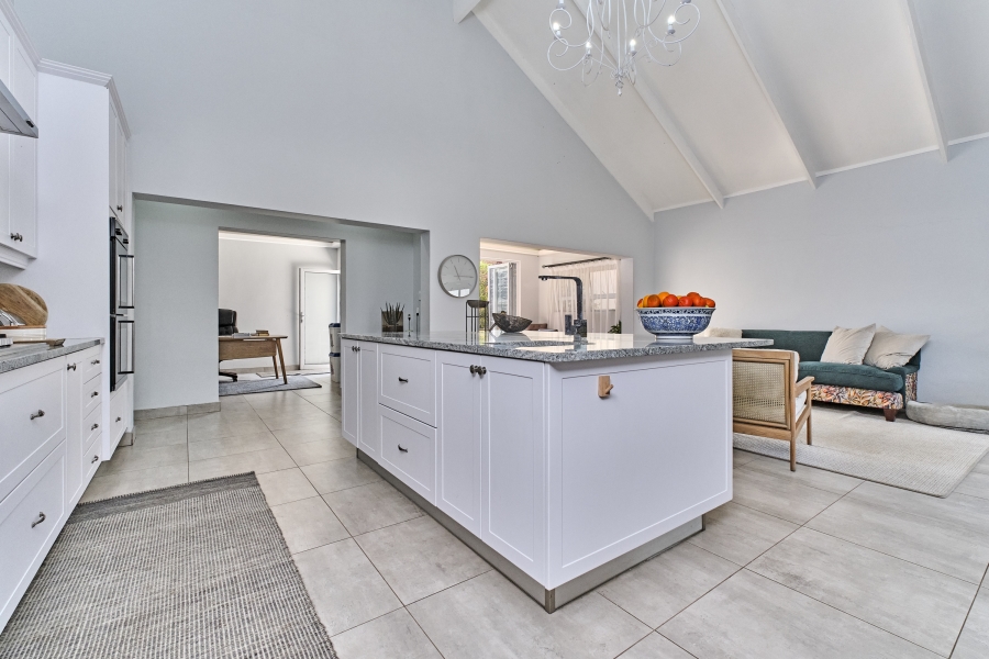 To Let 5 Bedroom Property for Rent in Waterfall Country Village Gauteng