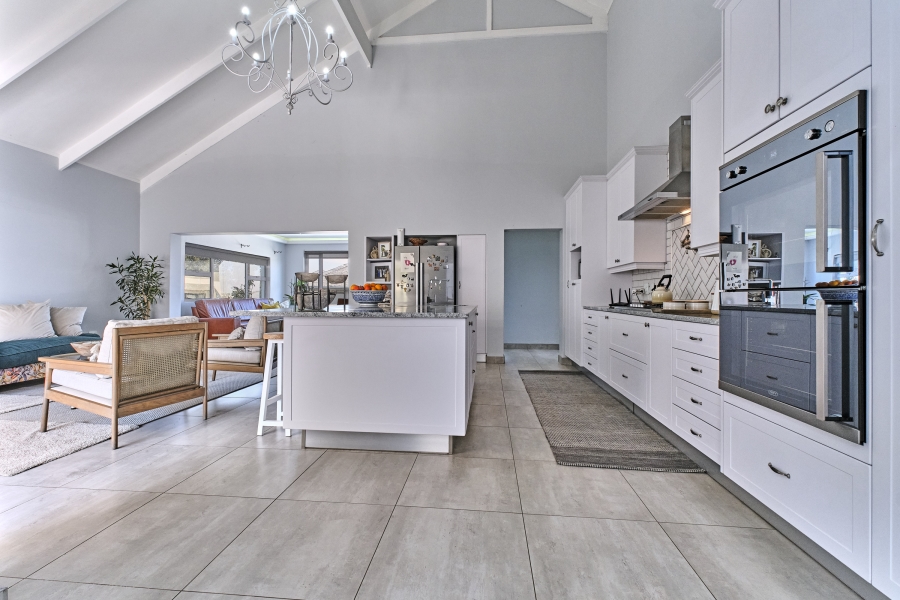 To Let 5 Bedroom Property for Rent in Waterfall Country Village Gauteng