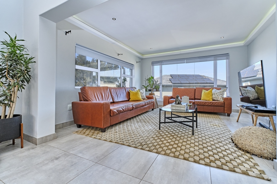 To Let 5 Bedroom Property for Rent in Waterfall Country Village Gauteng