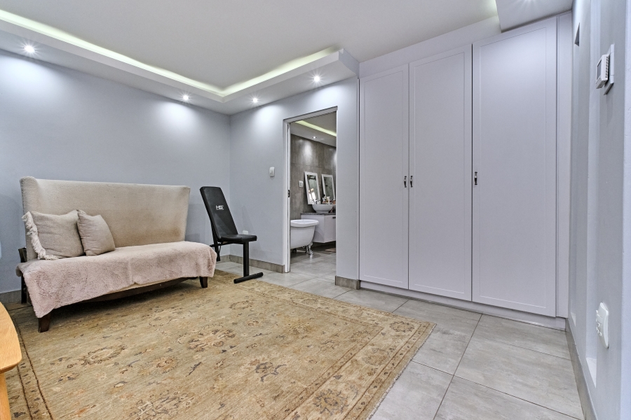 To Let 5 Bedroom Property for Rent in Waterfall Country Village Gauteng