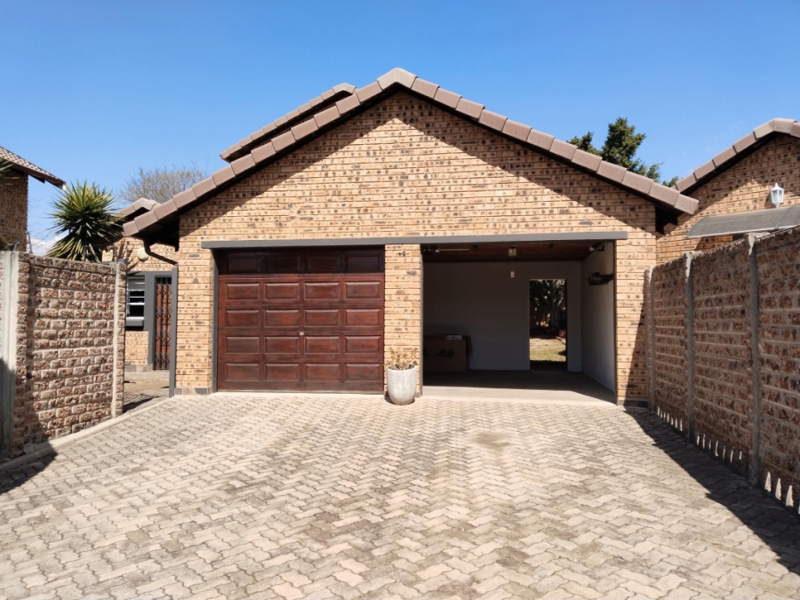 3 Bedroom Property for Sale in Illiondale Gauteng
