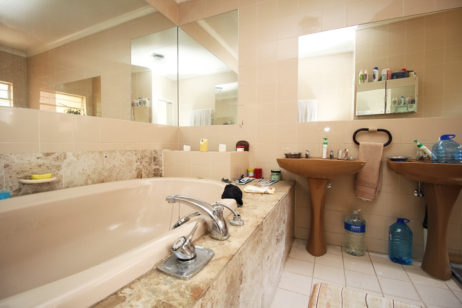 To Let 3 Bedroom Property for Rent in Bruma Gauteng