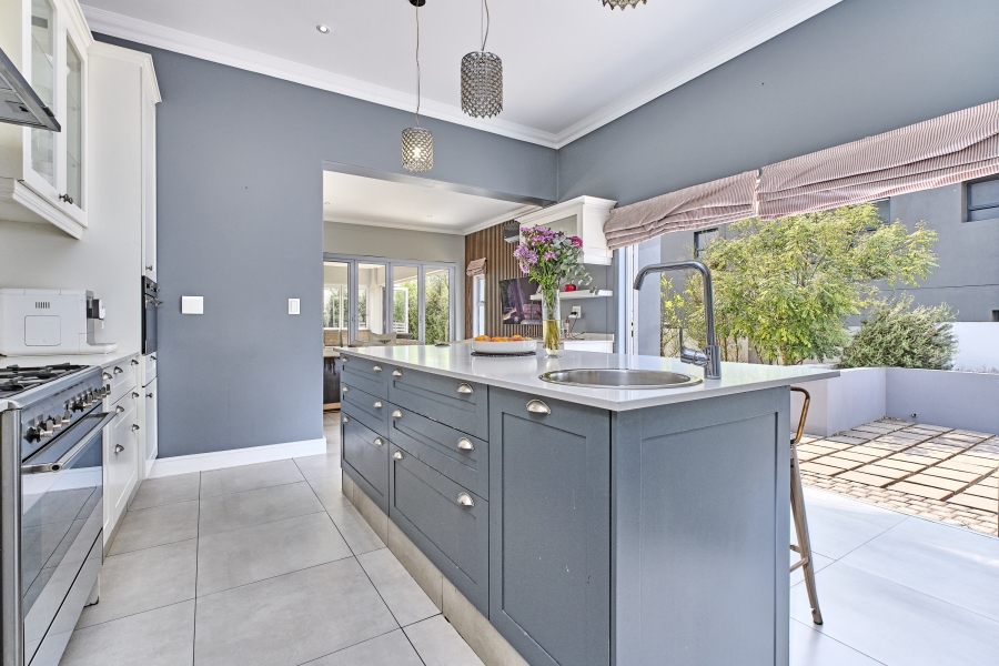 To Let 4 Bedroom Property for Rent in Waterfall Country Estate Gauteng