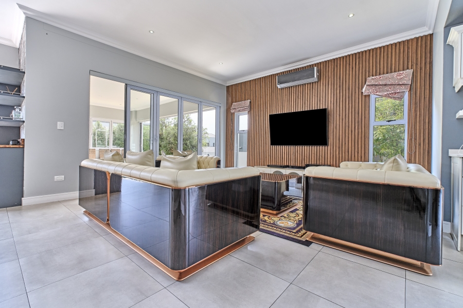 To Let 4 Bedroom Property for Rent in Waterfall Country Estate Gauteng