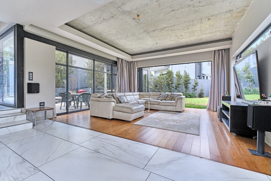 To Let 5 Bedroom Property for Rent in Waterfall Country Village Gauteng