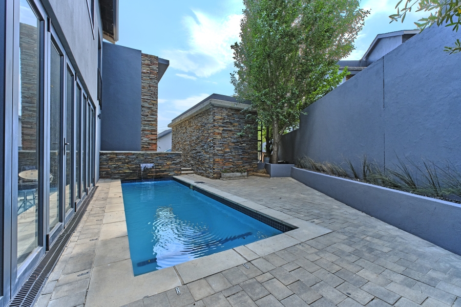 To Let 5 Bedroom Property for Rent in Waterfall Country Village Gauteng