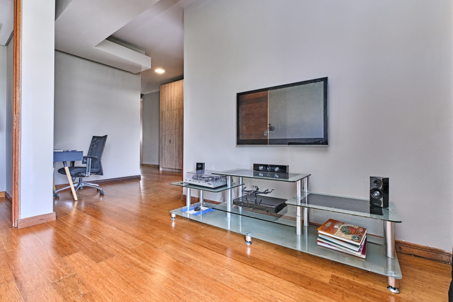 5 Bedroom Property for Sale in Waterfall Country Village Gauteng