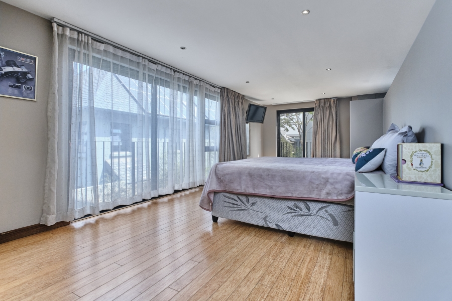 5 Bedroom Property for Sale in Waterfall Country Village Gauteng