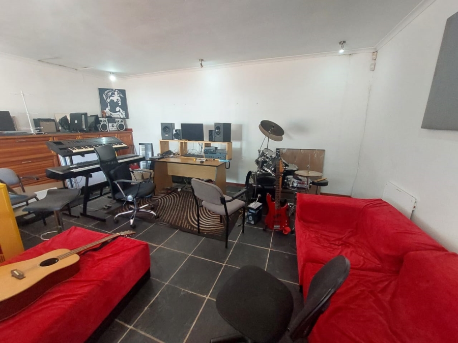 6 Bedroom Property for Sale in Northcliff Gauteng