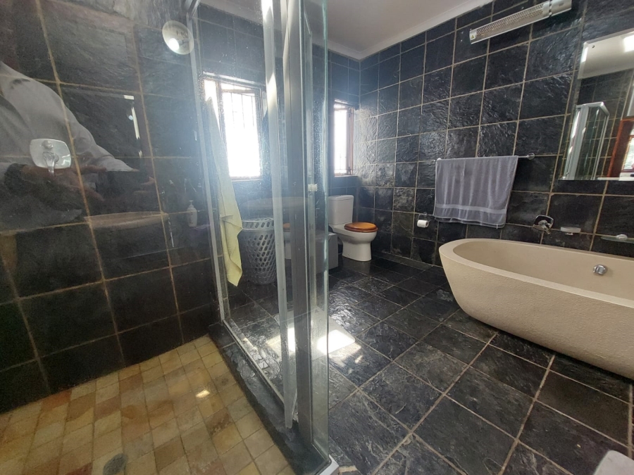 6 Bedroom Property for Sale in Northcliff Gauteng