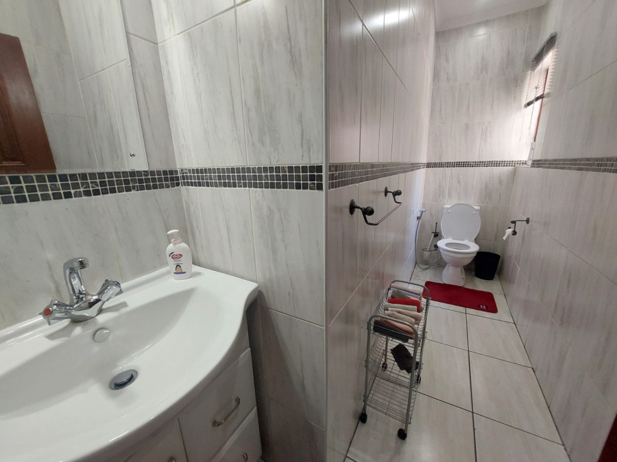 6 Bedroom Property for Sale in Northcliff Gauteng