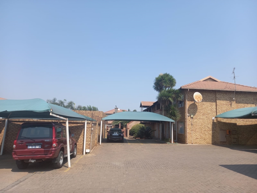 2 Bedroom Property for Sale in Kenleaf Gauteng
