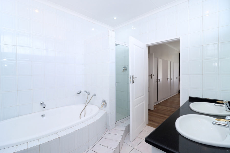 4 Bedroom Property for Sale in Linksfield Gauteng