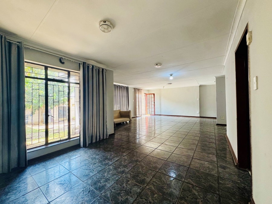 4 Bedroom Property for Sale in Montana Tuine Gauteng