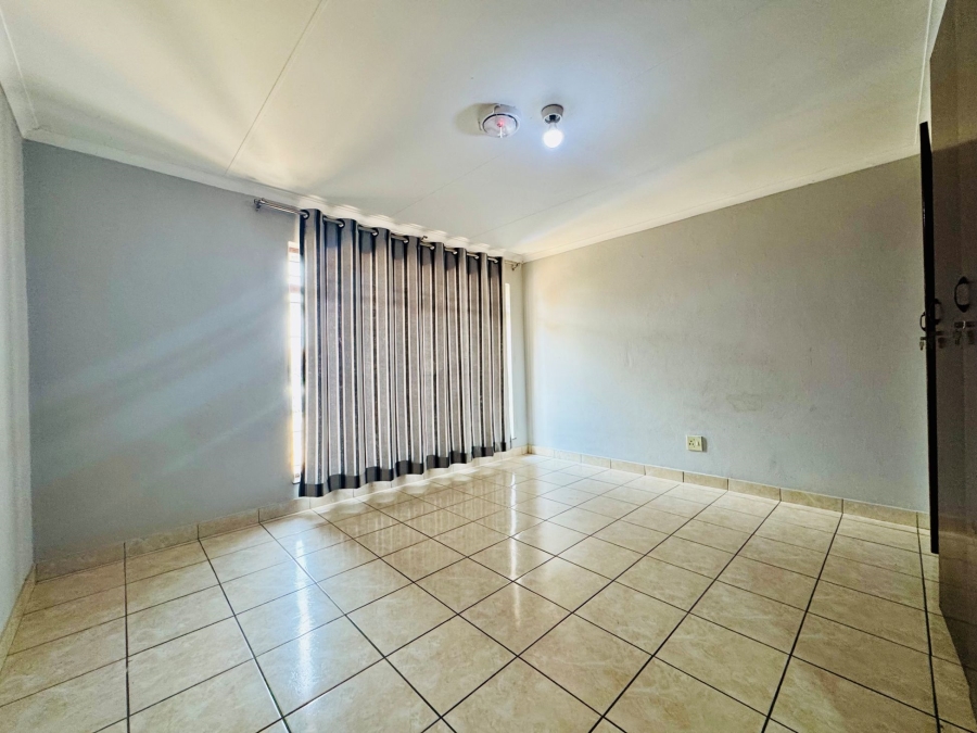 4 Bedroom Property for Sale in Montana Tuine Gauteng