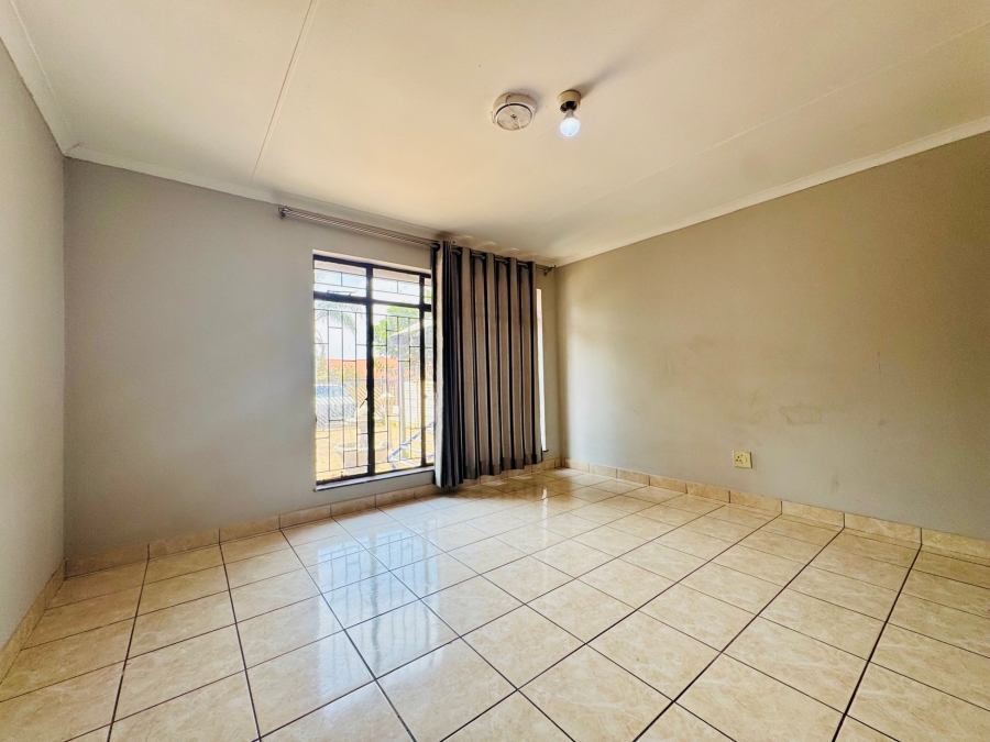 4 Bedroom Property for Sale in Montana Tuine Gauteng