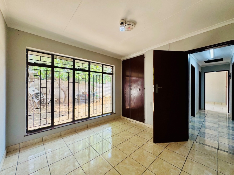 4 Bedroom Property for Sale in Montana Tuine Gauteng