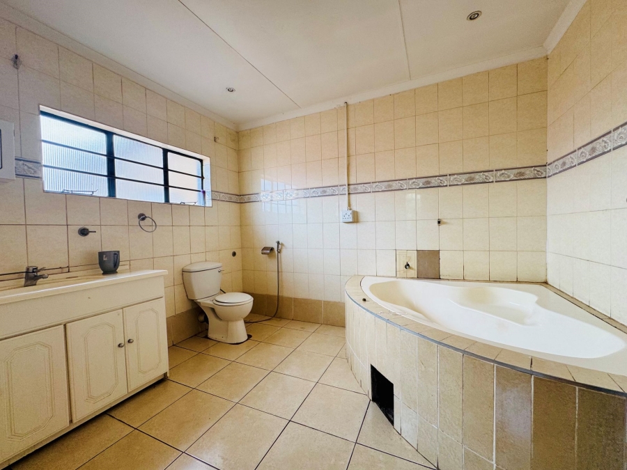 4 Bedroom Property for Sale in Montana Tuine Gauteng