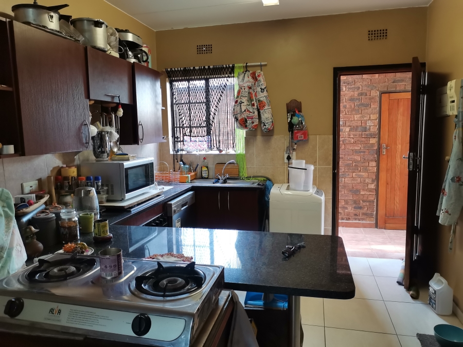 2 Bedroom Property for Sale in Sonneveld Gauteng